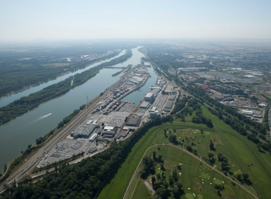 Freie Lagerflächen im Hafen Wien, auch prädestiniert als Umschlagsplatz für die Bauwirtschaft, Jetzt Anfragen